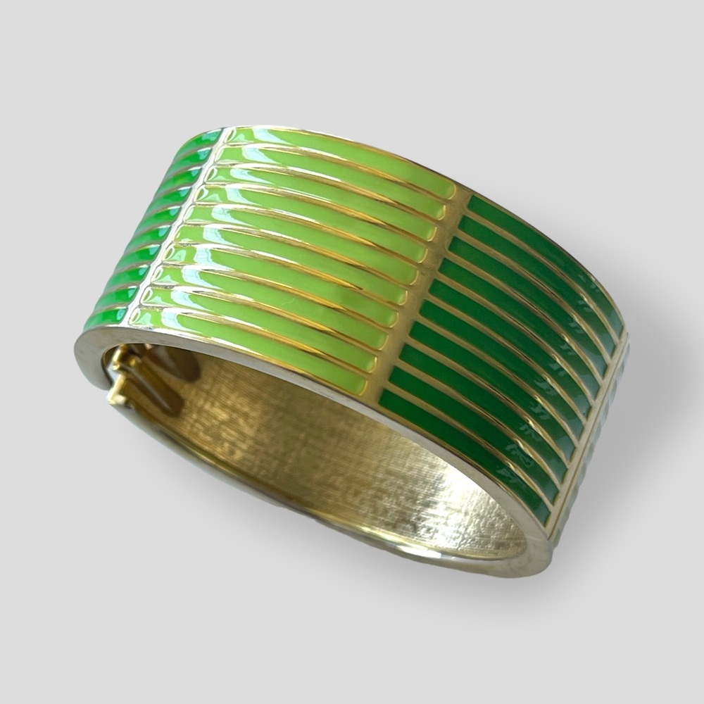 Vintage Green and Gold Enameled Hinged Clamper Bangle Bracelet.